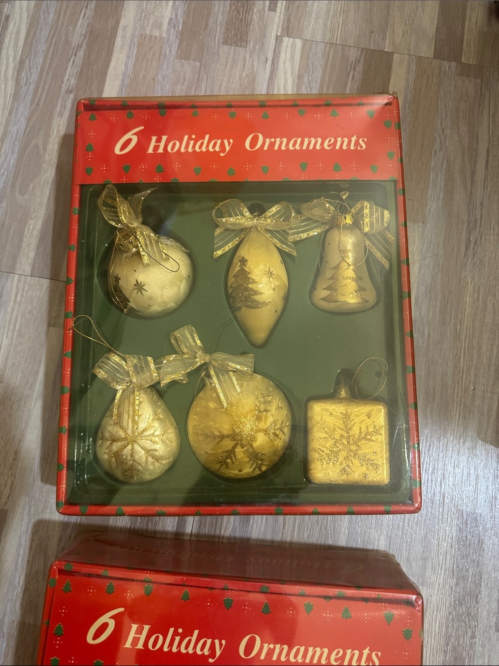 Gold Holiday Ornament Set - 6-Piece Decorative Ornaments